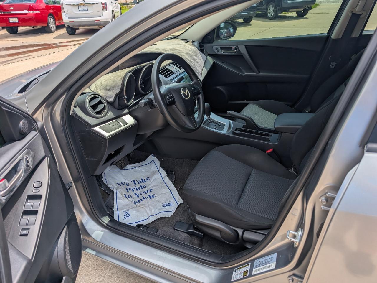 Mazda MAZDA3 i Touring 4-door 2010