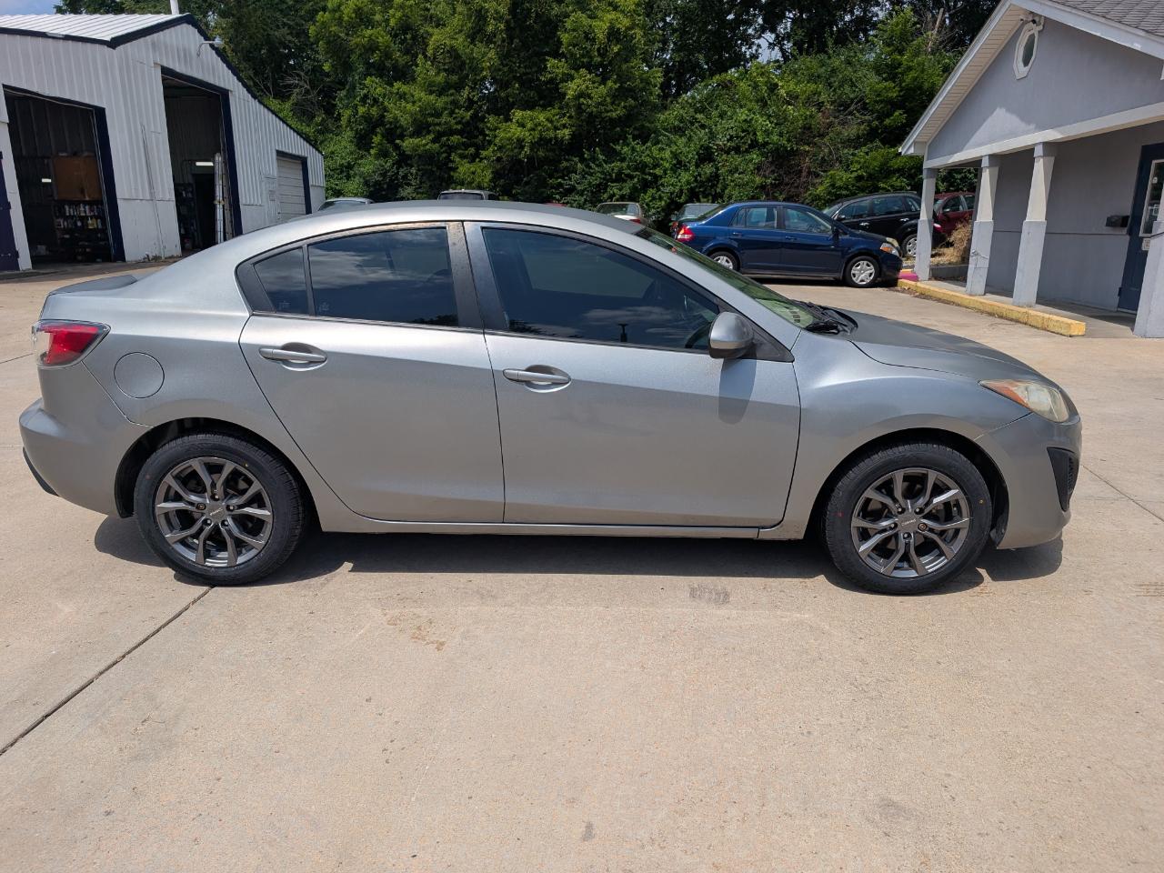 Mazda MAZDA3 i Touring 4-door 2010
