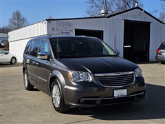 2016 Chrysler Town & Country 