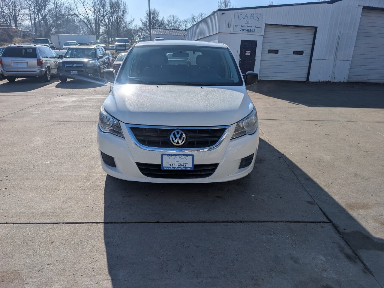 Volkswagen Routan S 2011