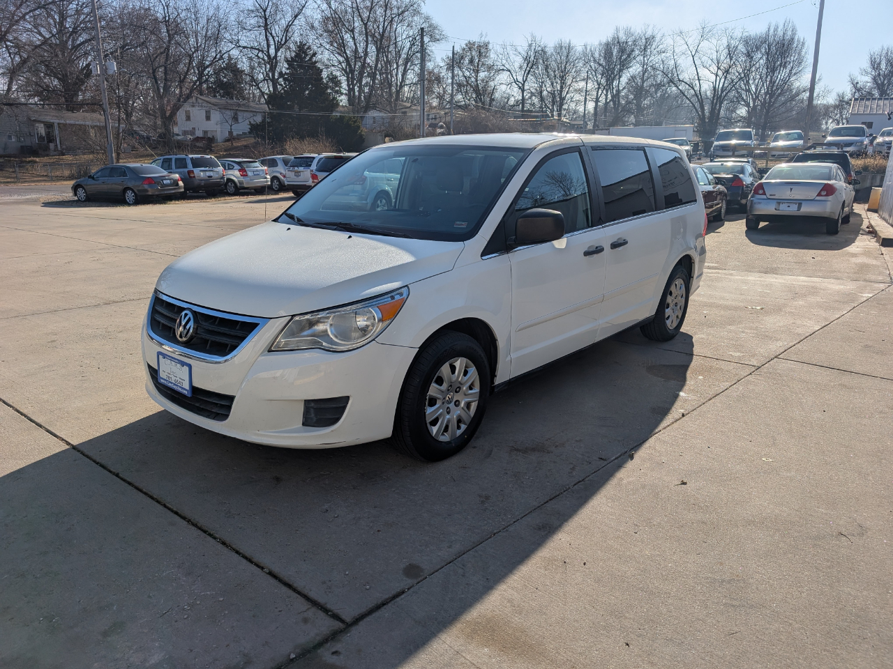 Volkswagen Routan S 2011