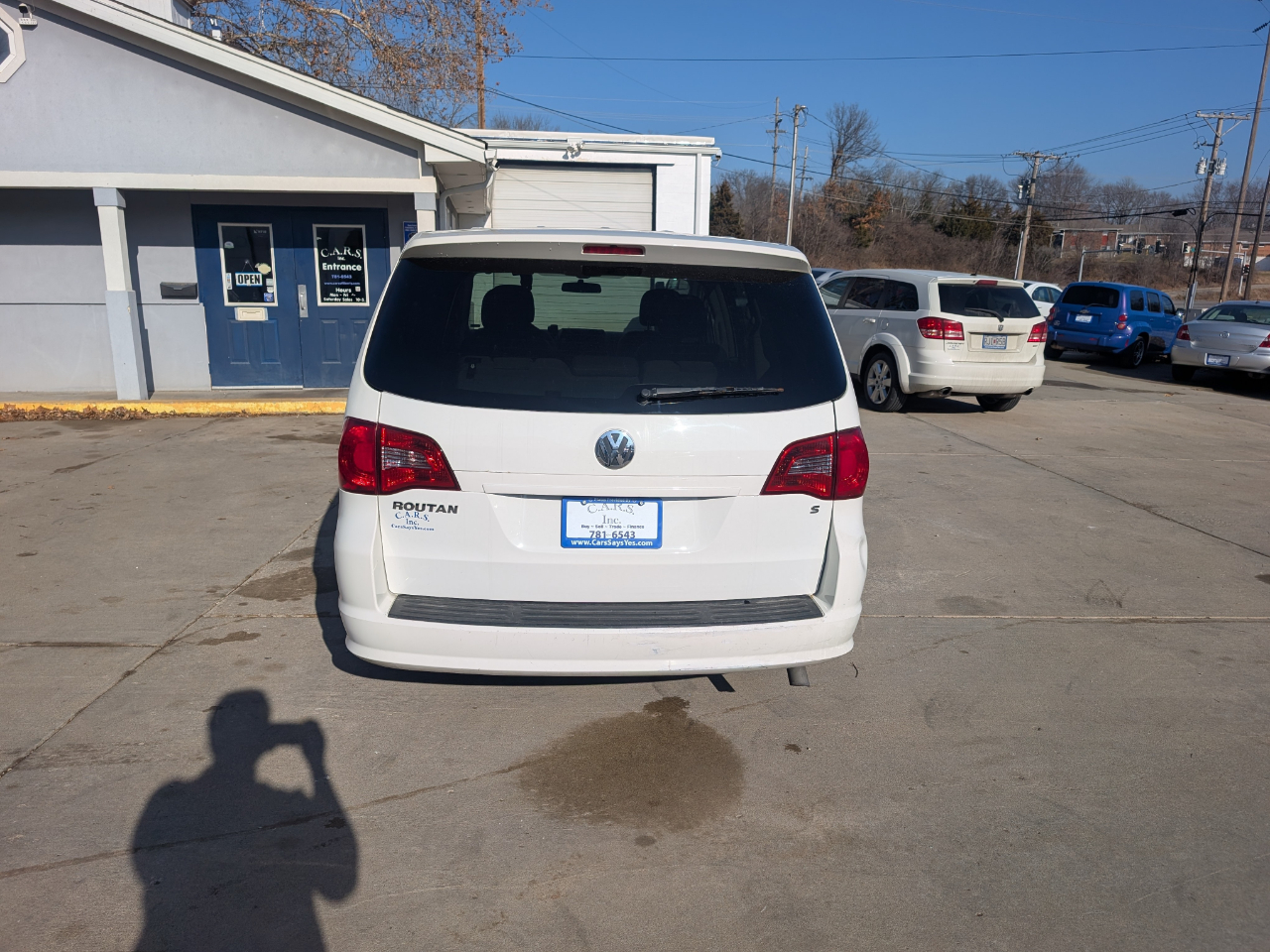 Volkswagen Routan S 2011