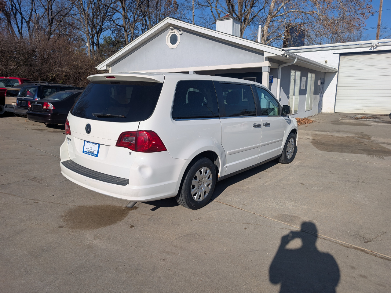 Volkswagen Routan S 2011