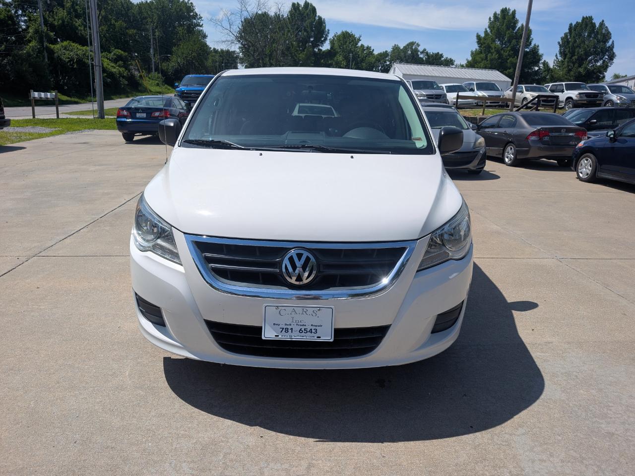 Volkswagen Routan S 2011