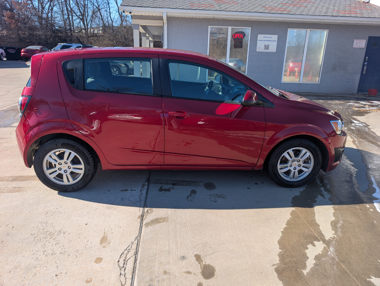 Chevrolet Sonic 1LS 5-Door 2012