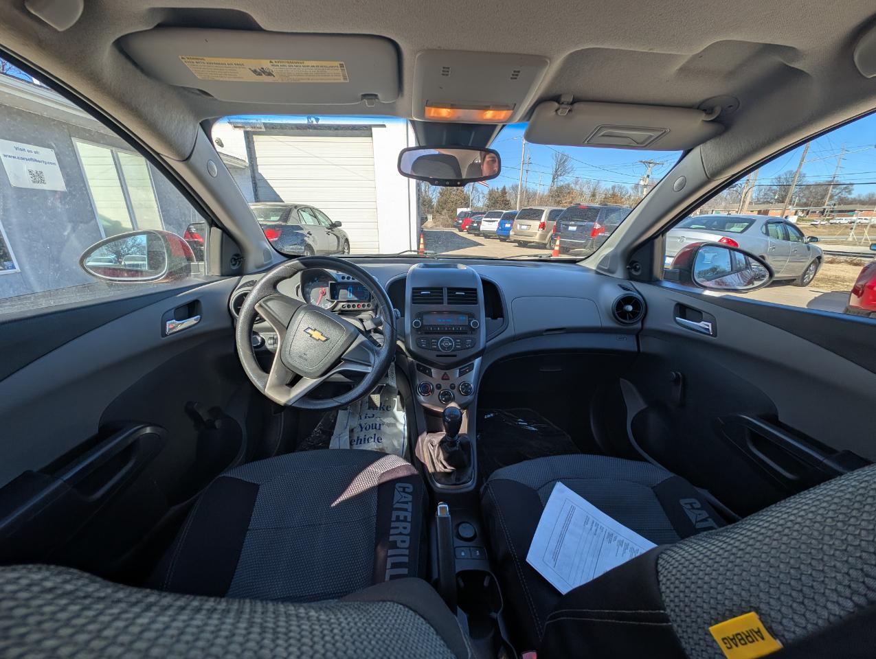 Chevrolet Sonic 1LS 5-Door 2012