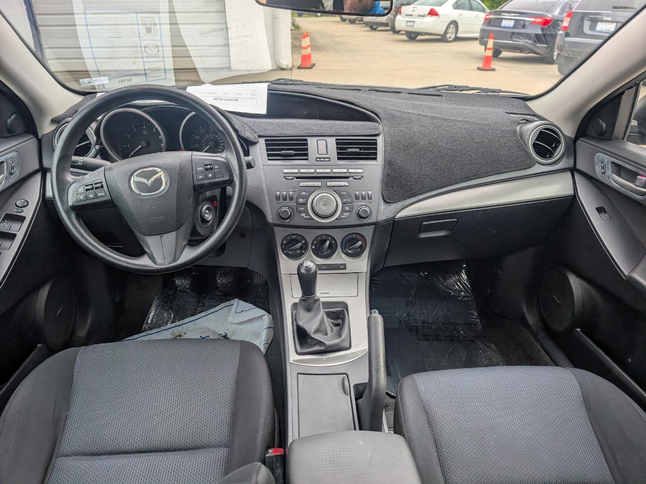 Mazda MAZDA3 i Touring 4-door 2010