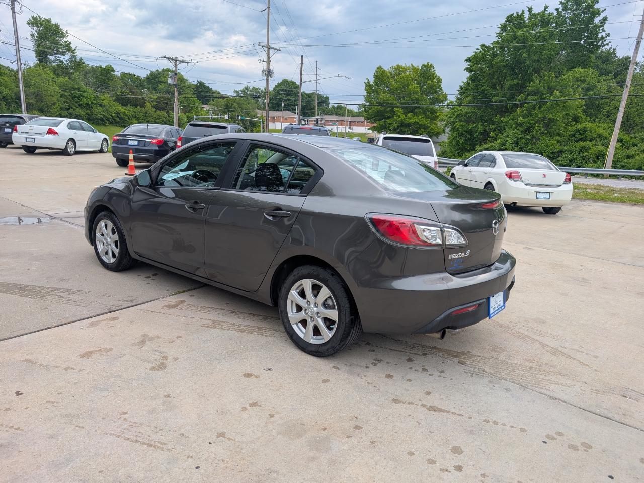 Mazda MAZDA3 i Touring 4-door 2010