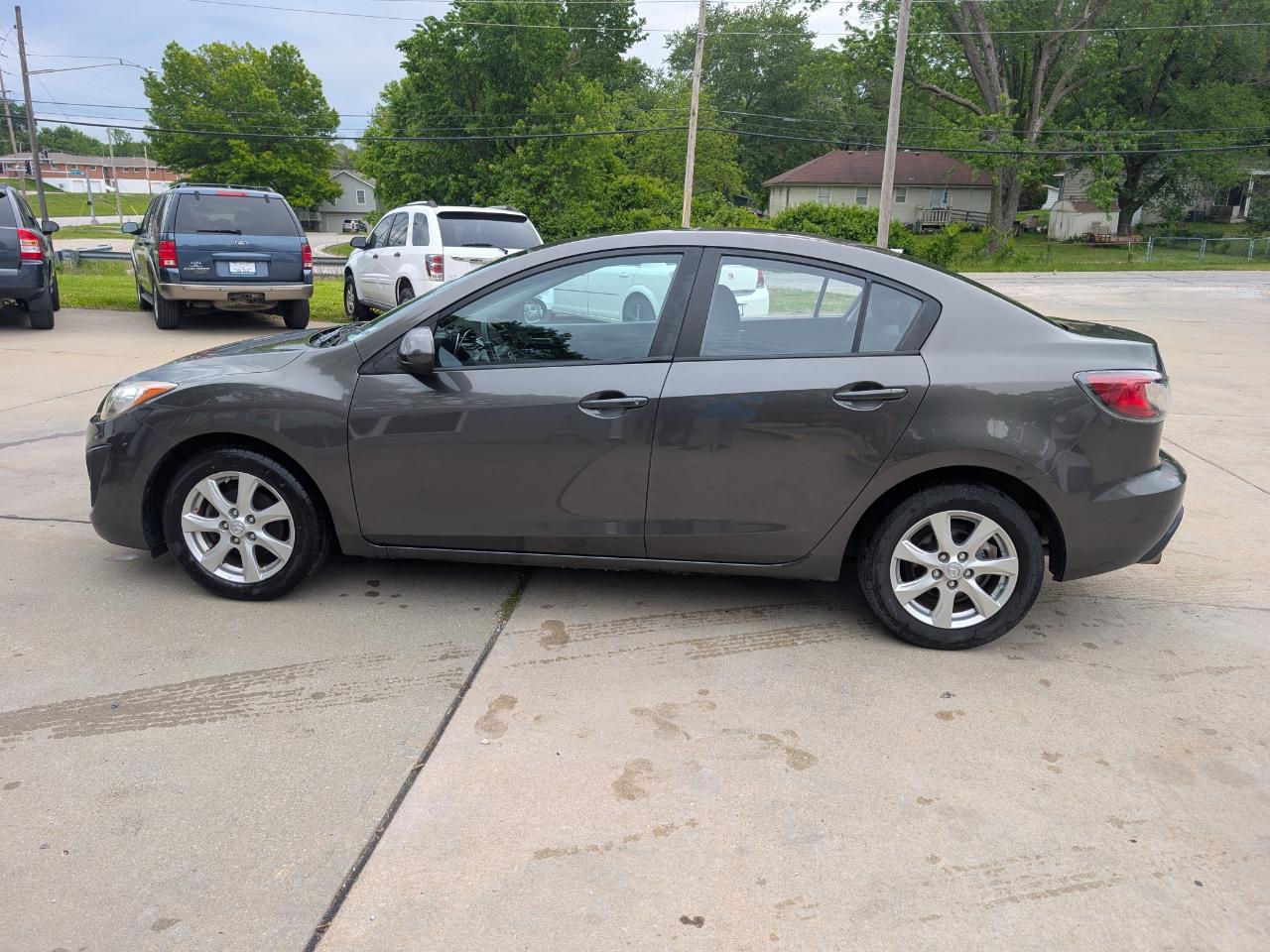 Mazda MAZDA3 i Touring 4-door 2010