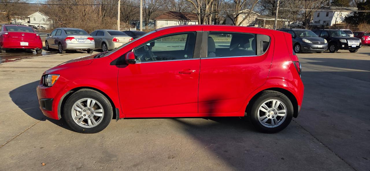 Chevrolet Sonic 2LT 5-Door 2012