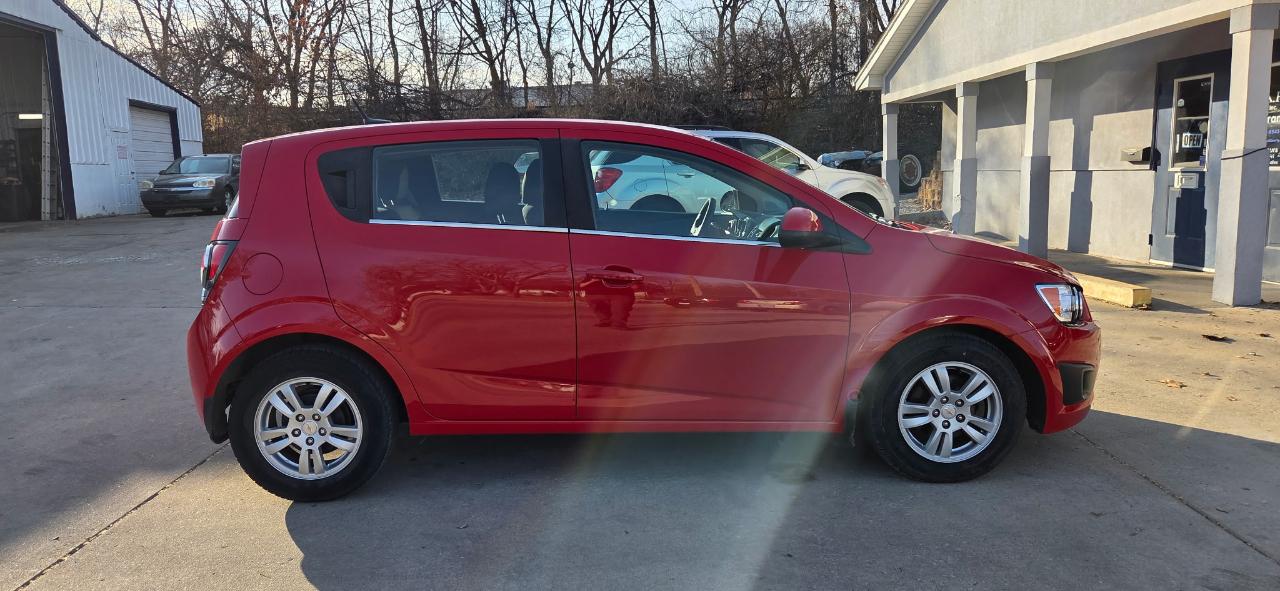 Chevrolet Sonic 2LT 5-Door 2012