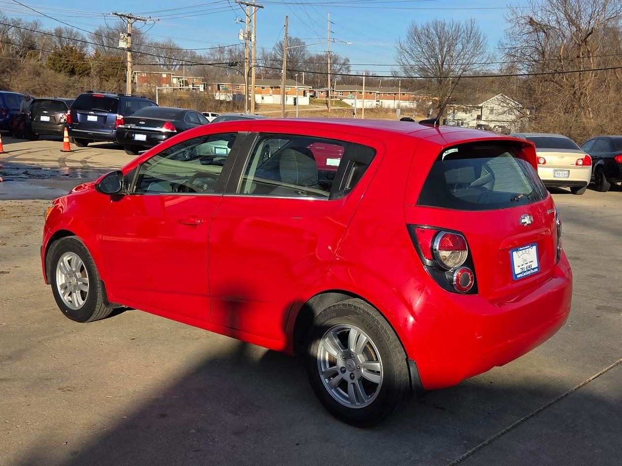 Chevrolet Sonic 2LT 5-Door 2012