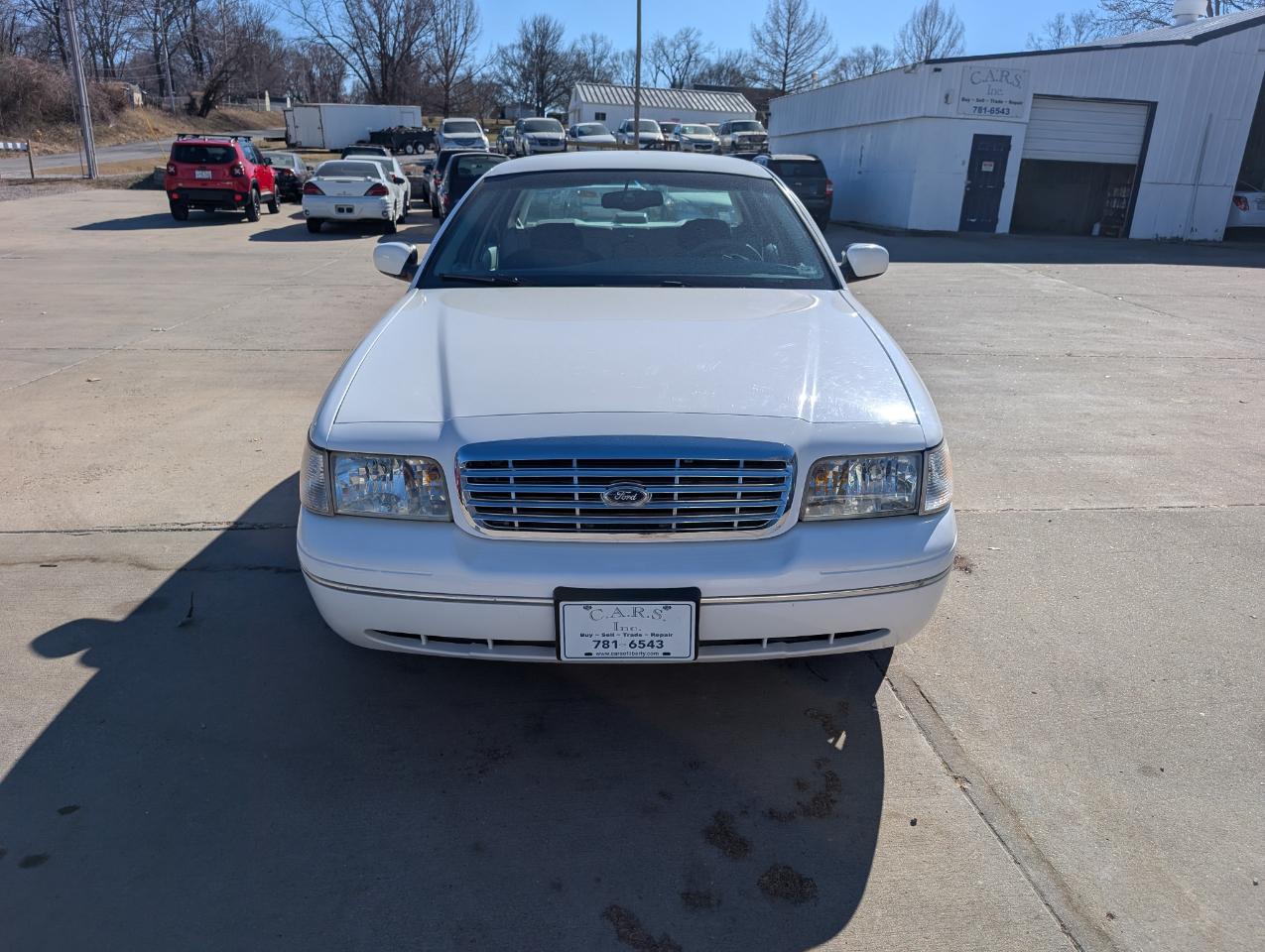 Ford Crown Victoria LX 2000