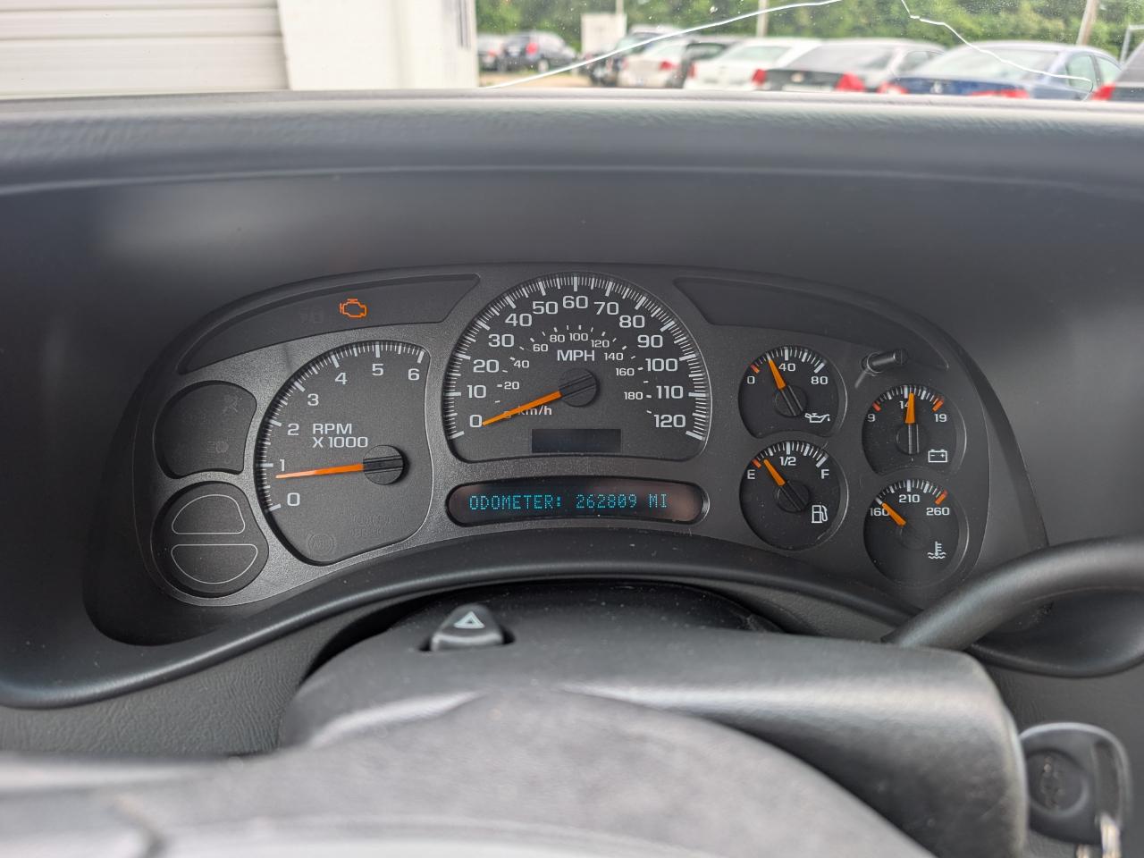 Chevrolet Suburban 1500 4WD 2003