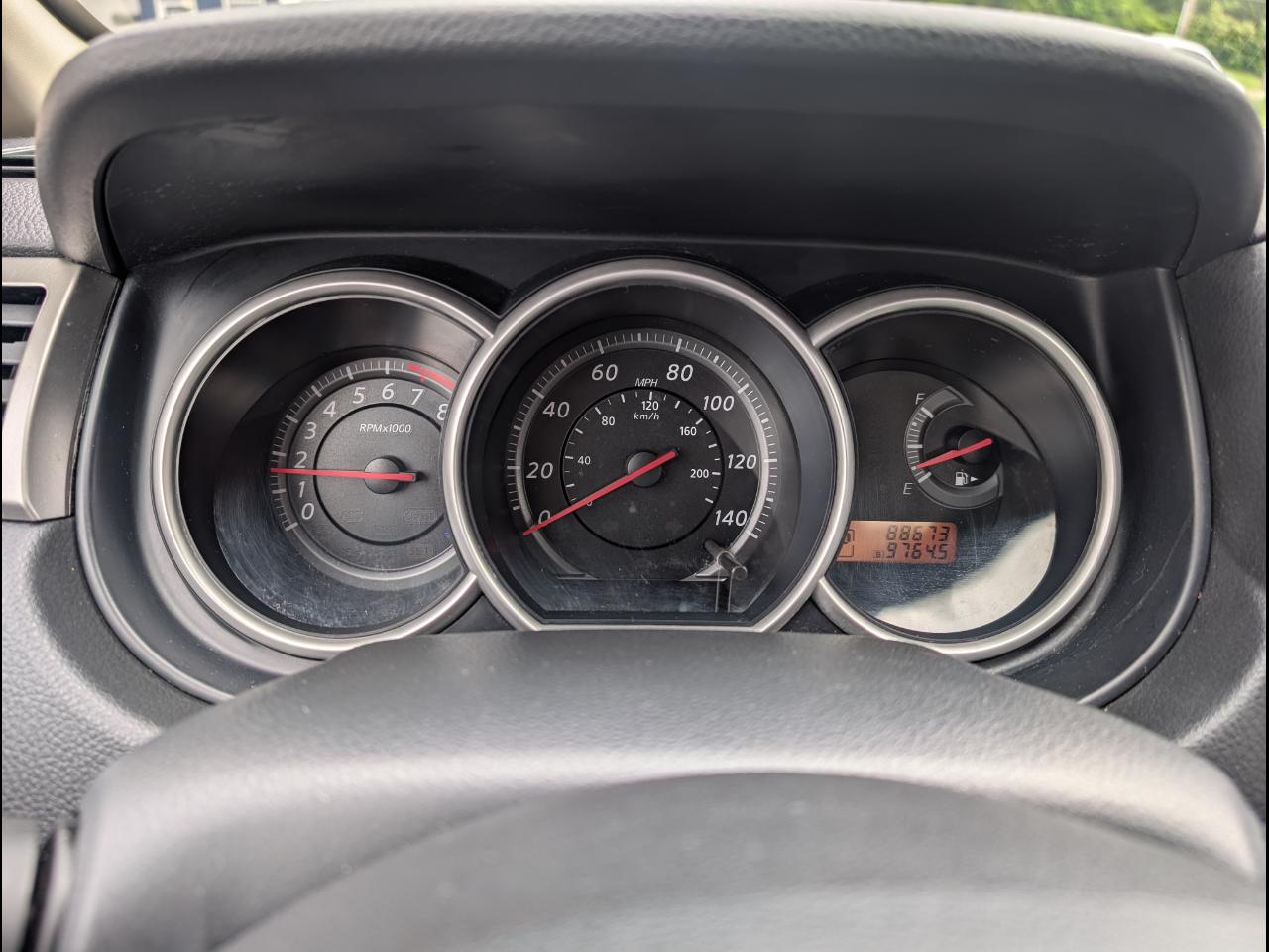 Nissan Versa 1.8 S Sedan 2010