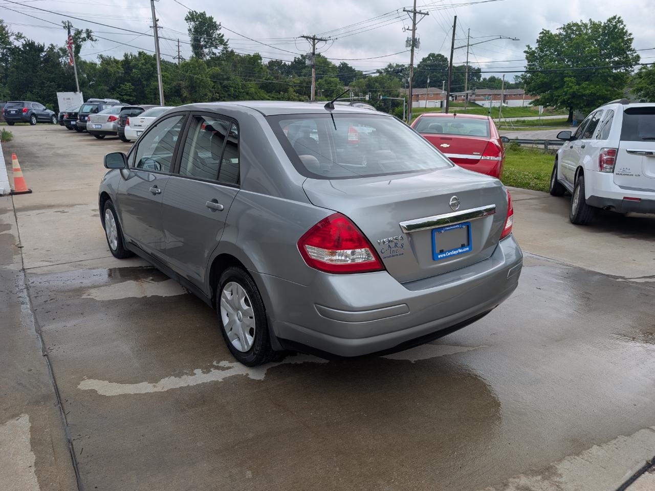 Nissan Versa 1.8 S Sedan 2010