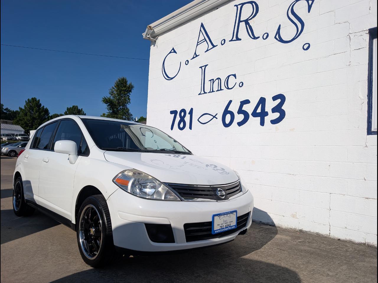 2011 Nissan Versa 1.8 SL Hatchback