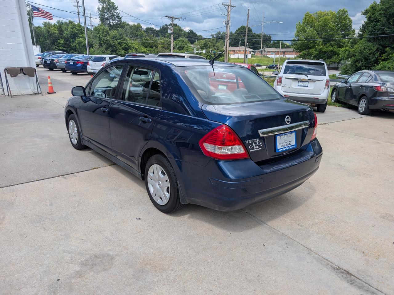 Nissan Versa 1.8 SL Sedan 2011