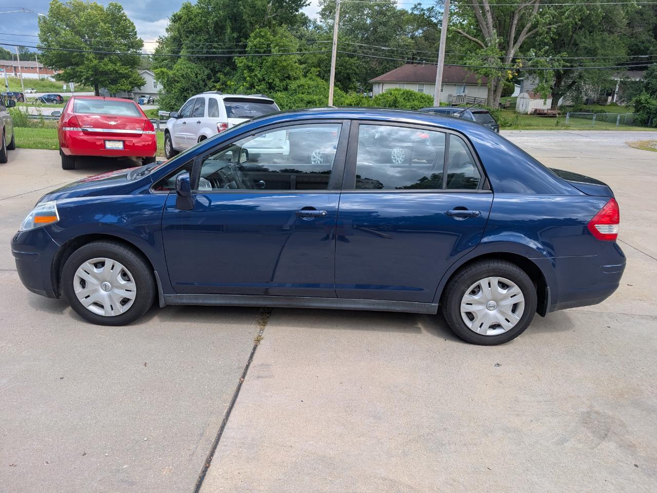 Nissan Versa 1.8 SL Sedan 2011