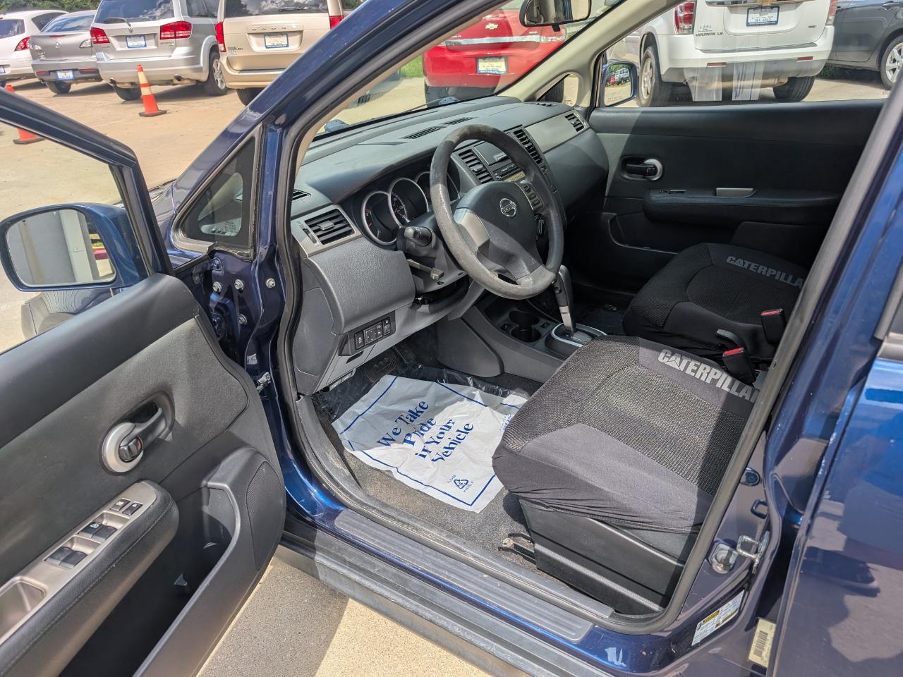 Nissan Versa 1.8 SL Sedan 2011