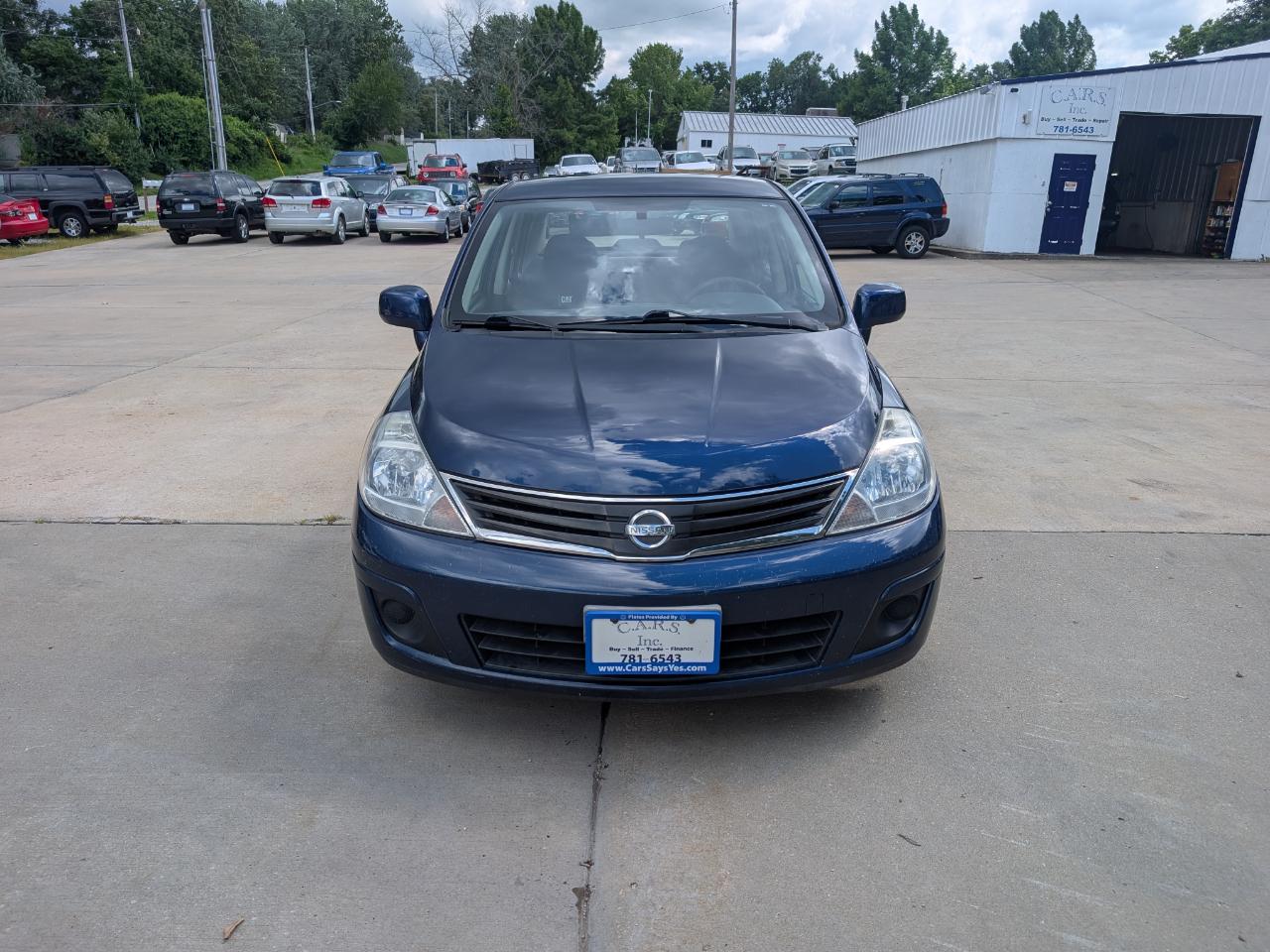 Nissan Versa 1.8 SL Sedan 2011