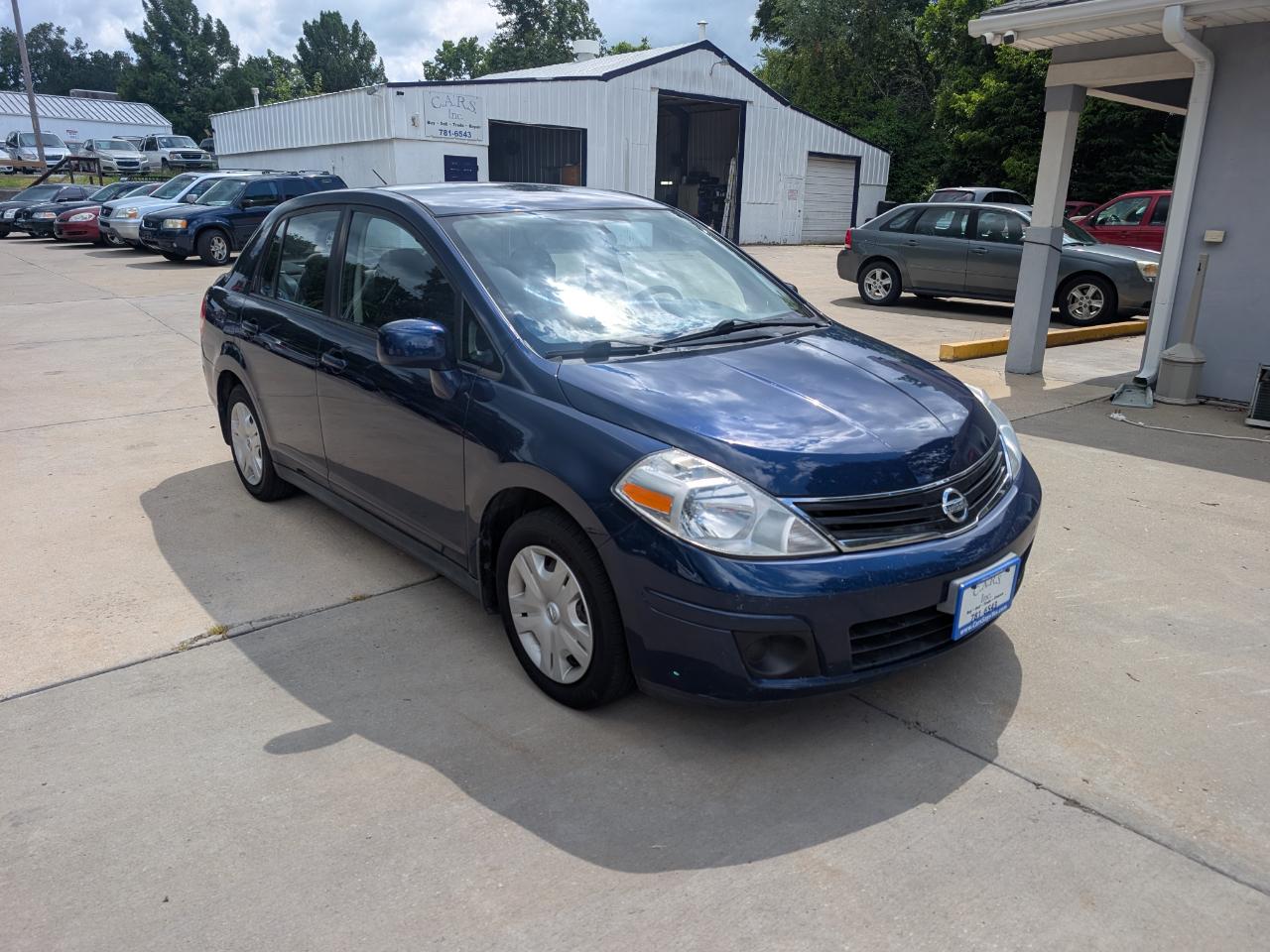 Nissan Versa 1.8 SL Sedan 2011