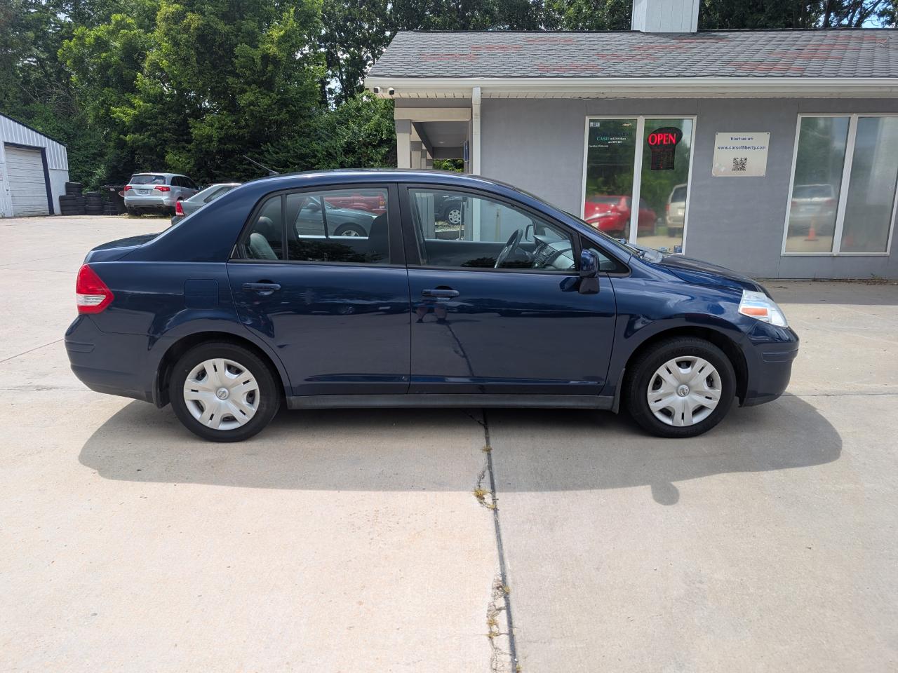 Nissan Versa 1.8 SL Sedan 2011