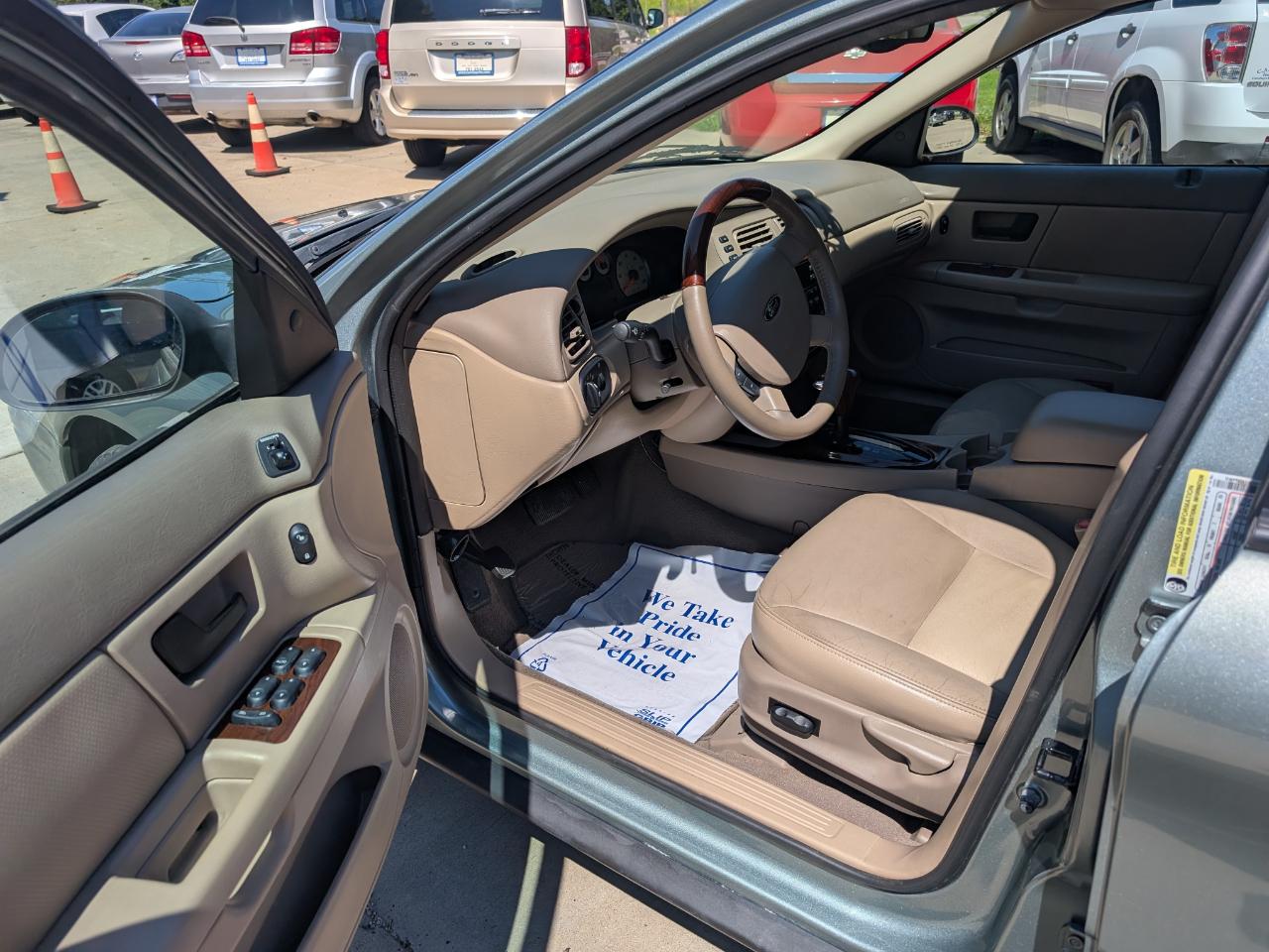 Ford Taurus SEL 2005