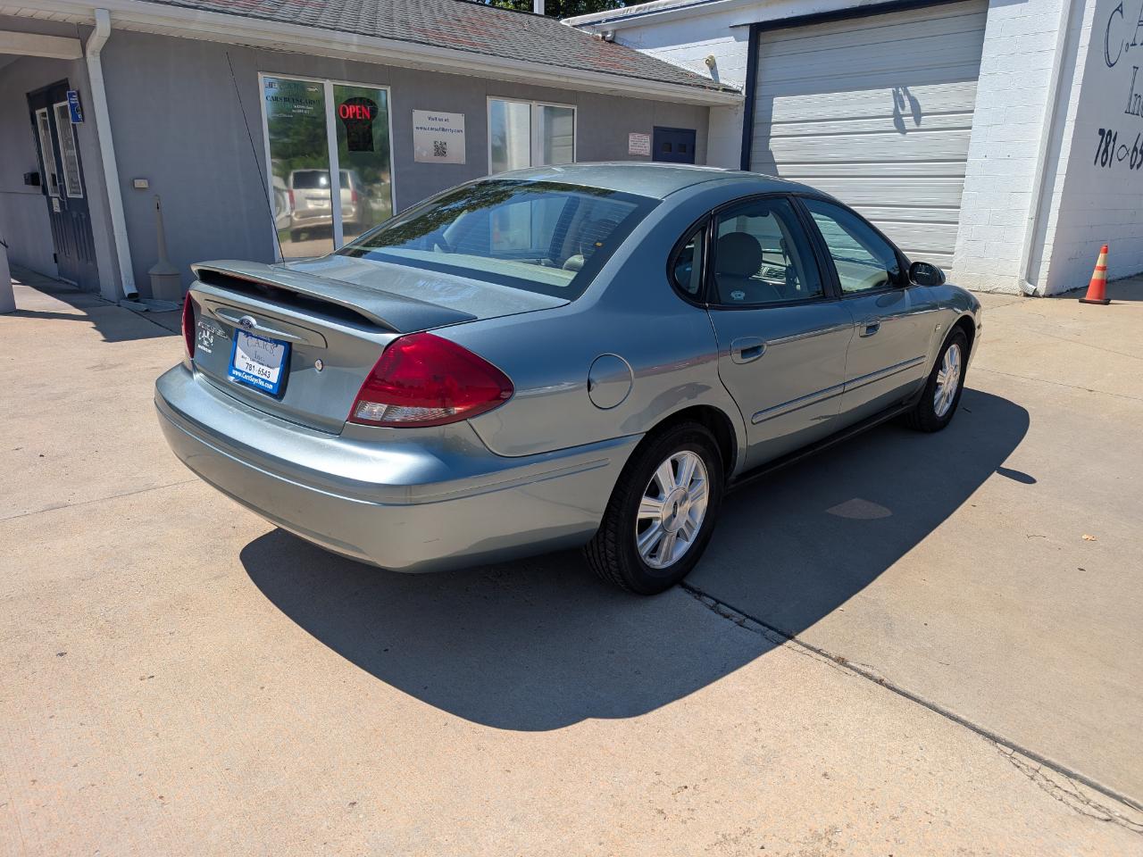 Ford Taurus SEL 2005