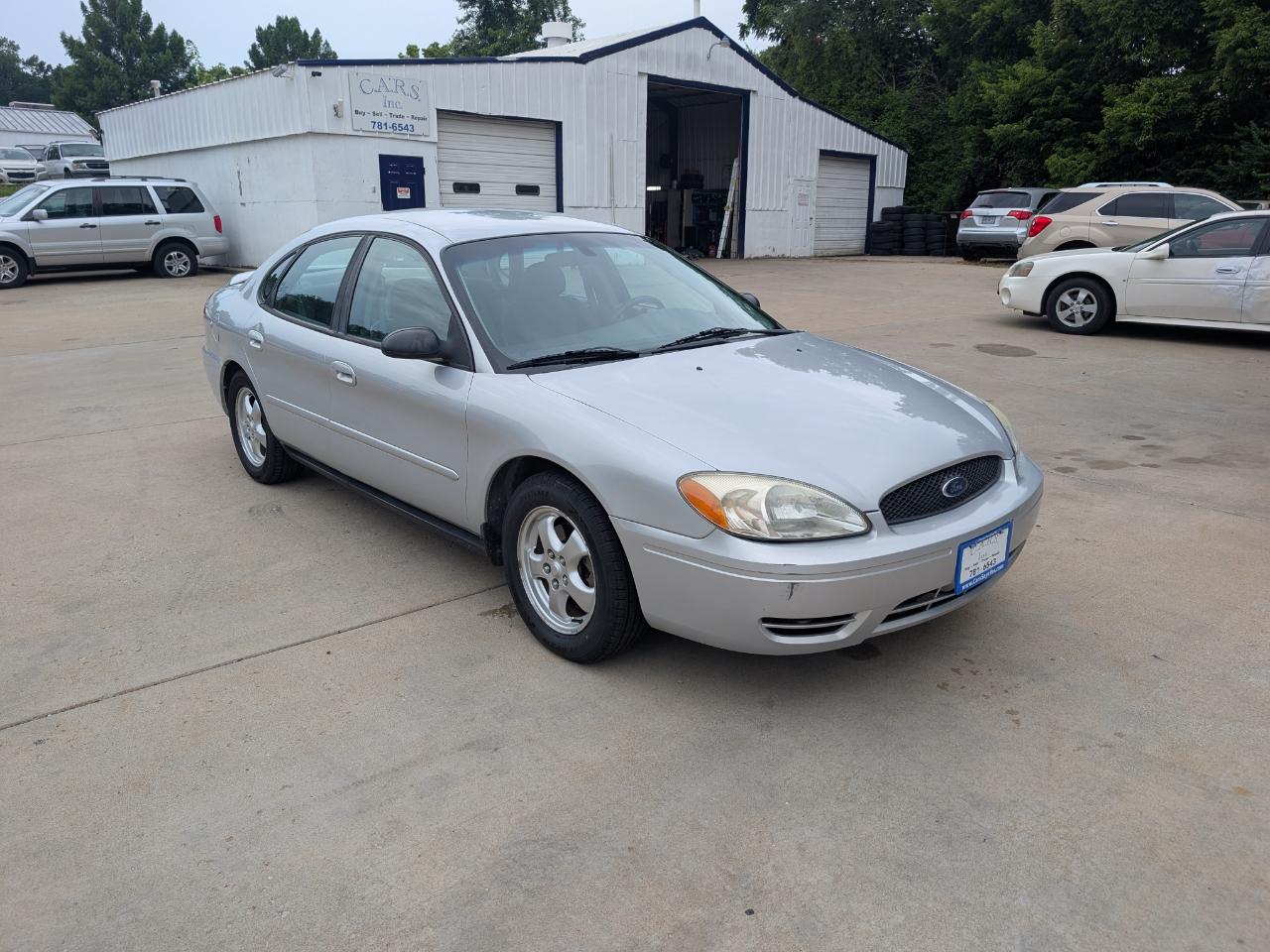 Ford Taurus SE 2005