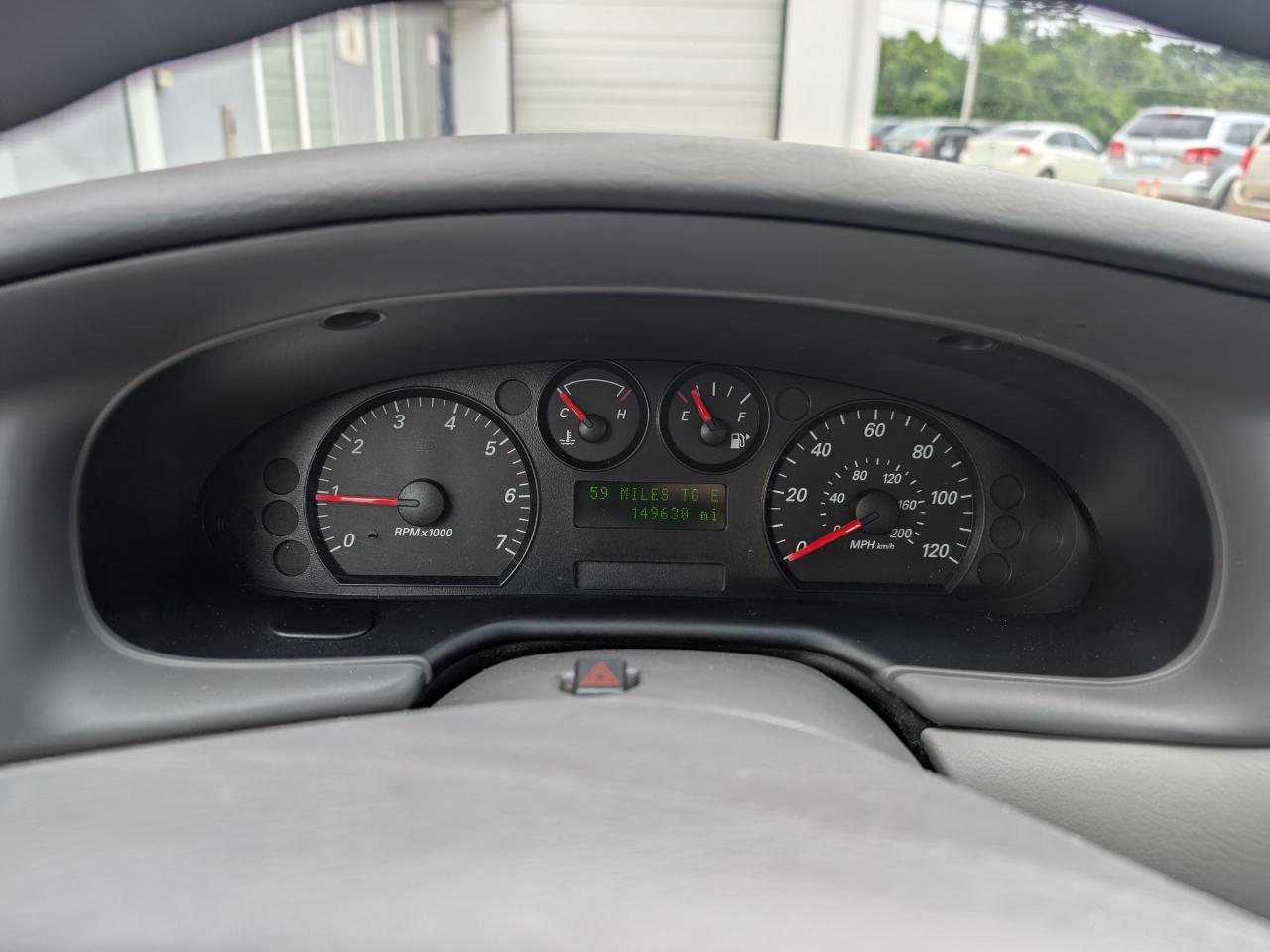 Ford Taurus SE 2005