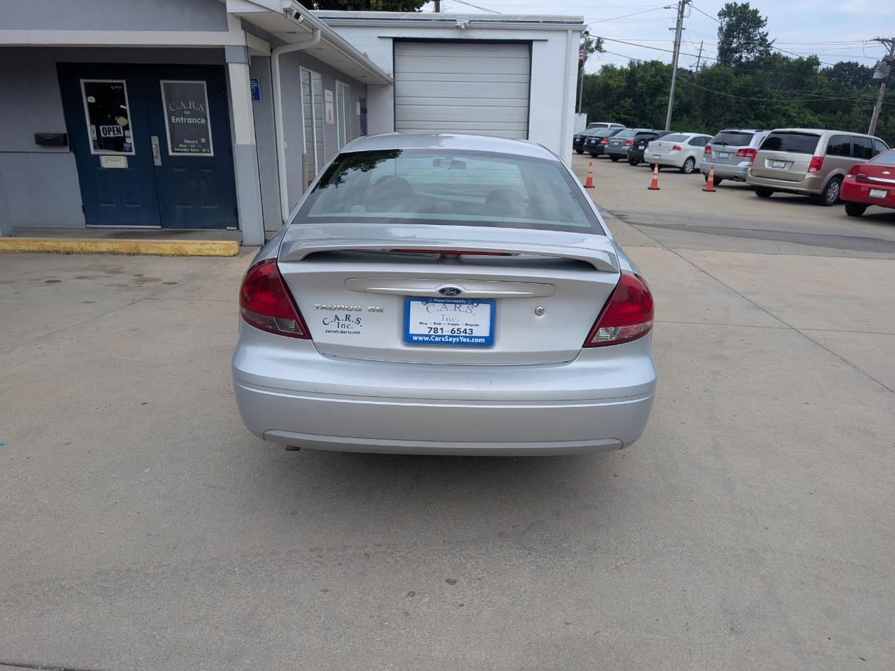 Ford Taurus SE 2005