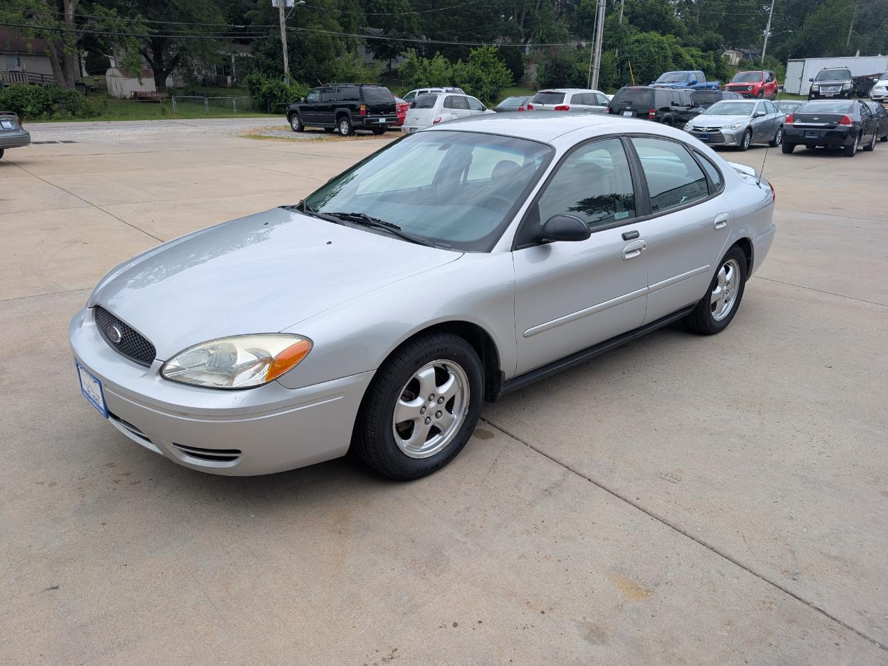 Ford Taurus SE 2005