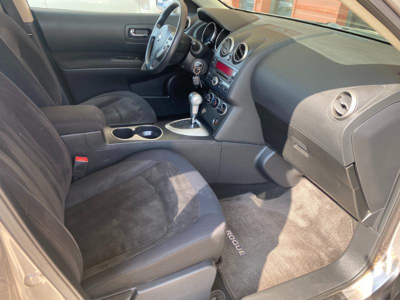 Nissan Rogue S AWD 2010