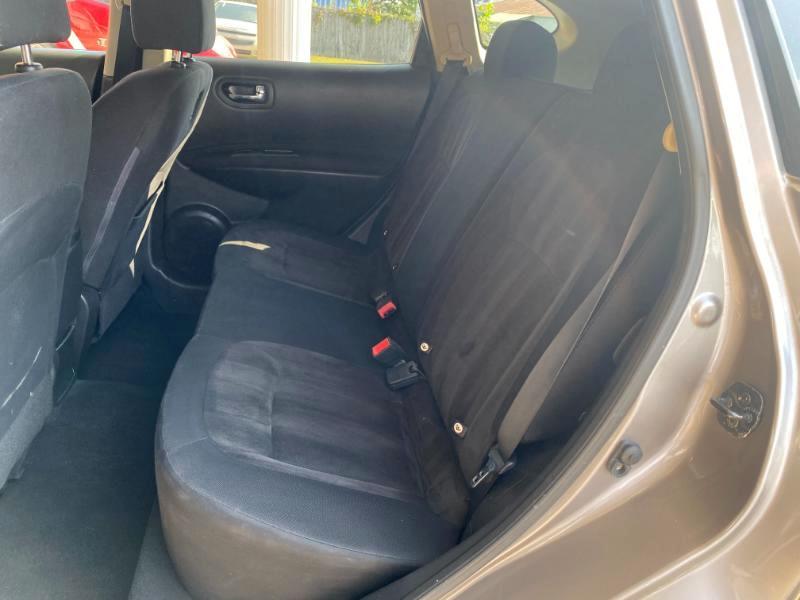 Nissan Rogue S AWD 2010