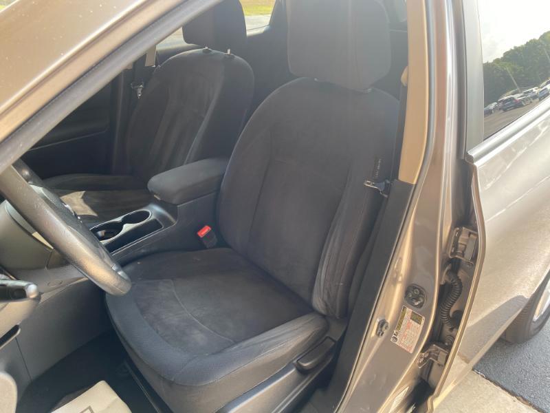 Nissan Rogue S AWD 2010