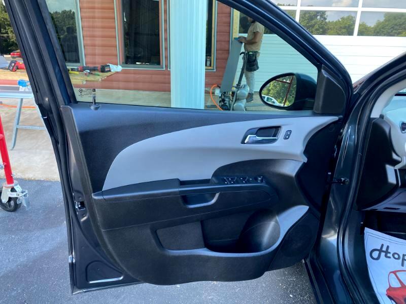 Chevrolet Sonic LT Auto Sedan 2017 Chevrolet Sonic LT Auto Sedan 2017