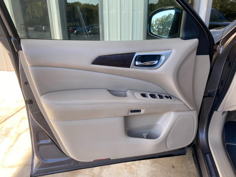 Nissan Pathfinder Platinum 4WD 2014 Nissan Pathfinder Platinum 4WD 2014