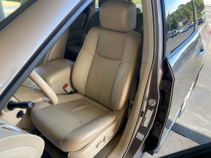 Nissan Pathfinder Platinum 4WD 2014 Nissan Pathfinder Platinum 4WD 2014