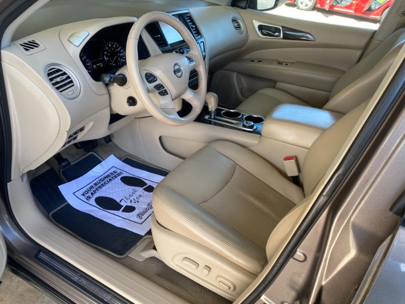 Nissan Pathfinder Platinum 4WD 2014 Nissan Pathfinder Platinum 4WD 2014