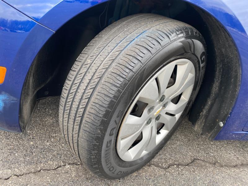 Chevrolet Cruze LS 2012