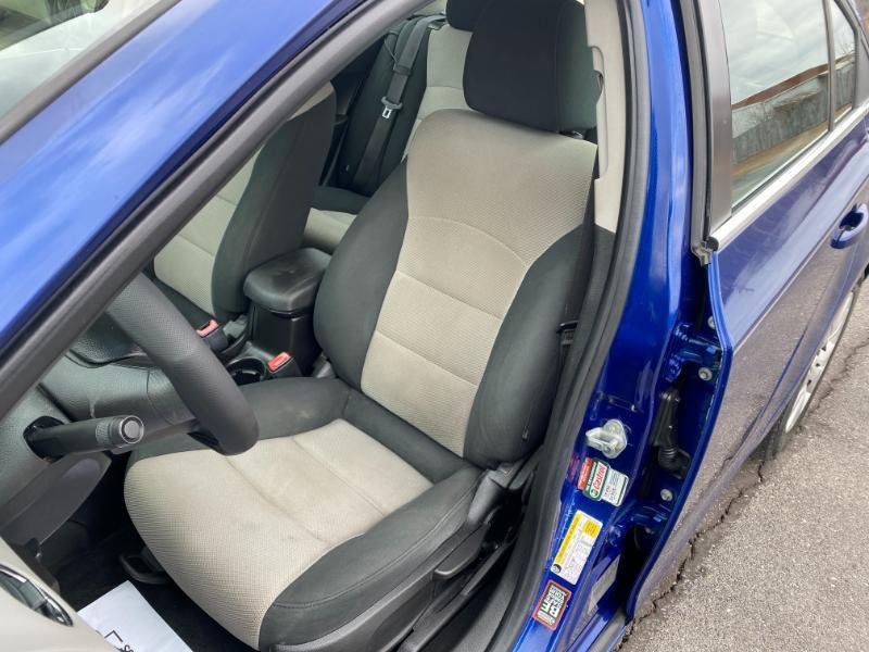 Chevrolet Cruze LS 2012