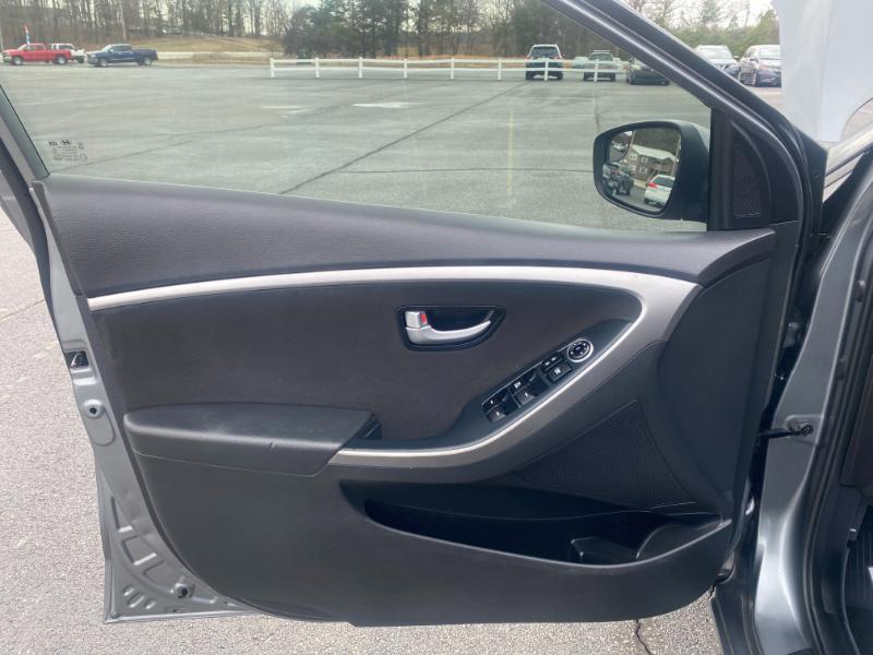 Hyundai Elantra GT A/T 2017