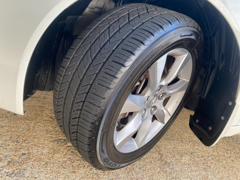 Acura TL 6-Speed AT 2012