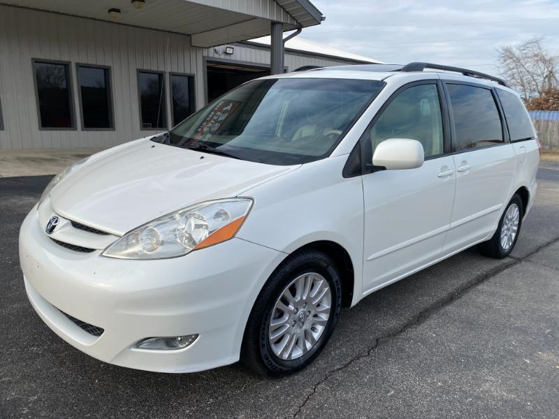 Toyota Sienna XLE FWD 2009