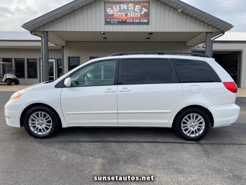 Toyota Sienna XLE FWD 2009