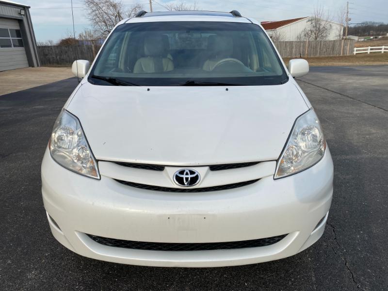 Toyota Sienna XLE FWD 2009