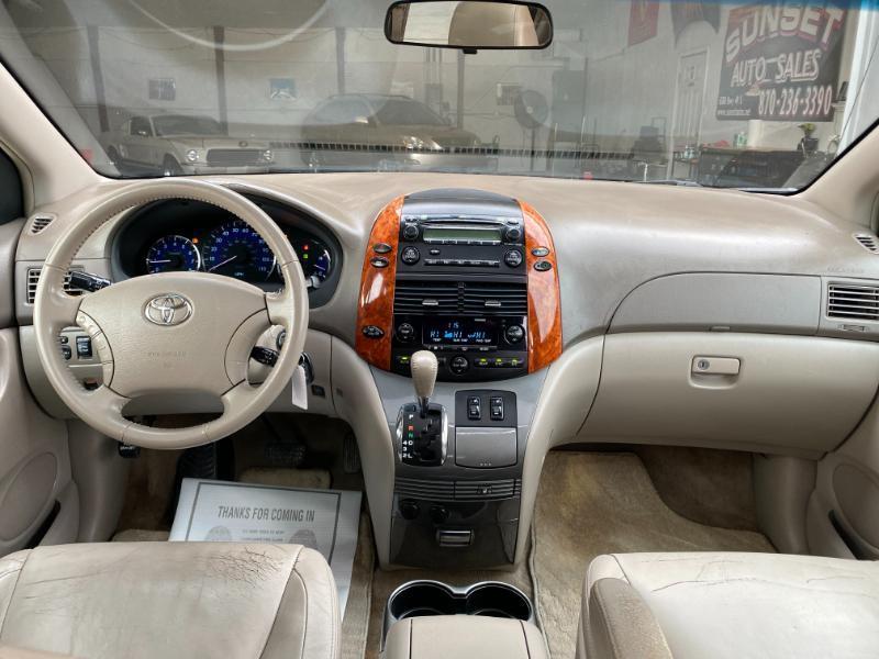 Toyota Sienna XLE FWD 2009