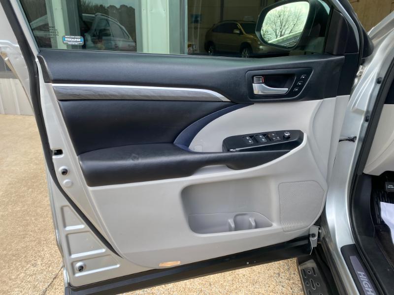 Toyota Highlander Limited FWD V6 2018