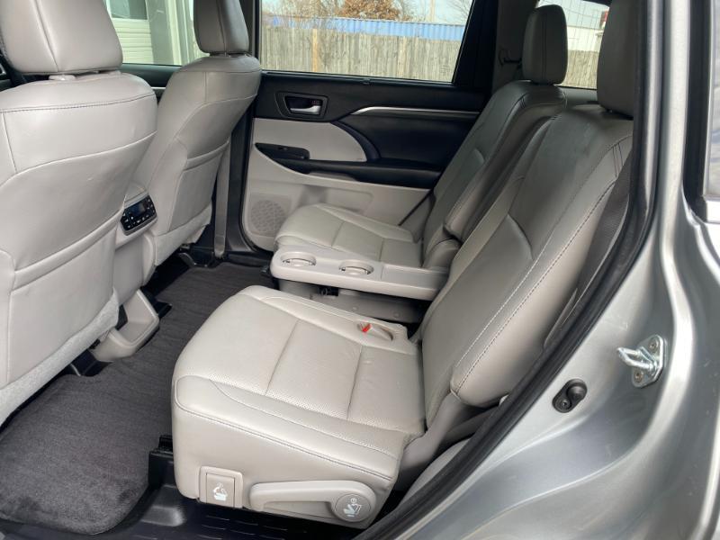 Toyota Highlander Limited FWD V6 2018